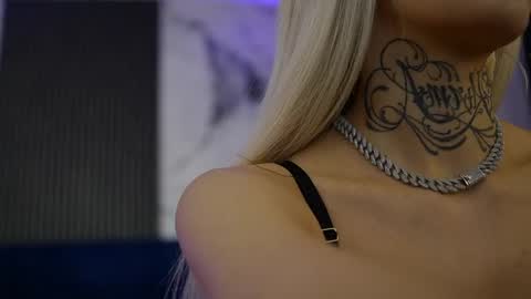 blondie_muller online show from April 7, 8:09 pm