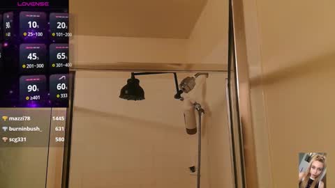 Bubbles online show from November 12, 9:25 pm