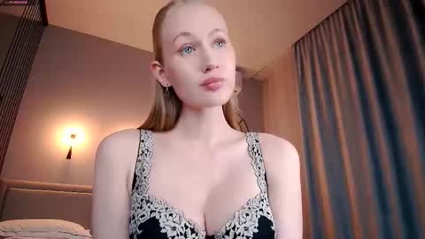 Snapshot of blondiemermaid chatting on January 8, 9:50 pm Mia online show from January 8, 9:50 pm