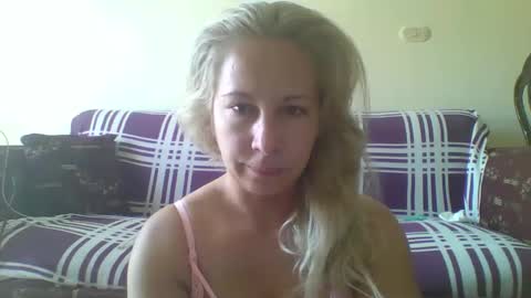 Snapshot of blondiepam23 chatting on May 12, 7:27 am BlondiePam online show from May 12, 7:27 am