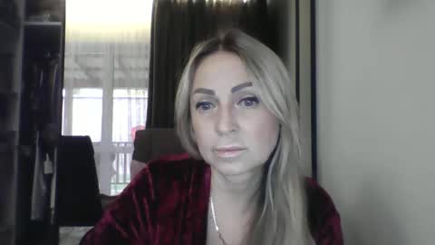 Snapshot of blondkitti chatting on November 8, 10:04 am Iren online show from November 8, 10:04 am