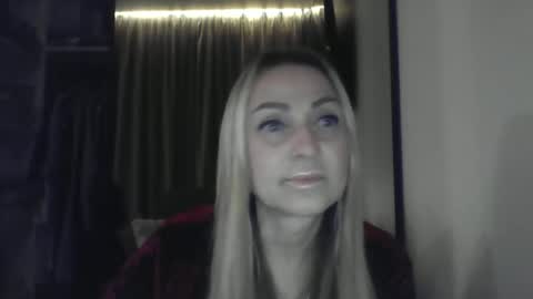 Snapshot of blondkitti chatting on November 26, 5:36 pm Iren online show from November 26, 5:36 pm