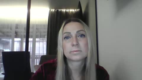 Snapshot of blondkitti chatting on December 3, 9:07 am Iren online show from December 3, 9:07 am