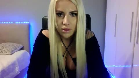 BlondLeyla online show from November 1, 7:49 pm