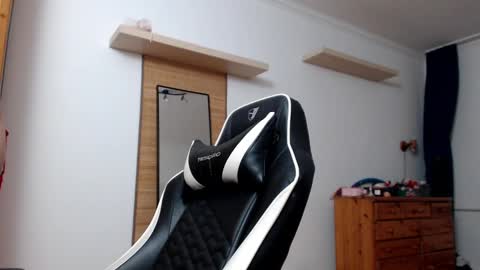 blondyelena online show from February 7, 4:35 pm