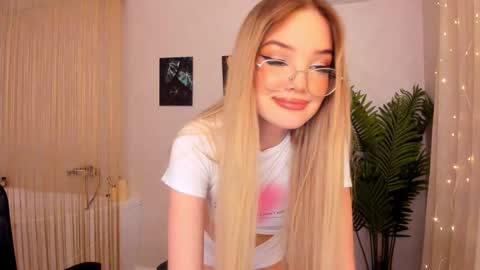 Sophia online show from February 18, 5:10 pm