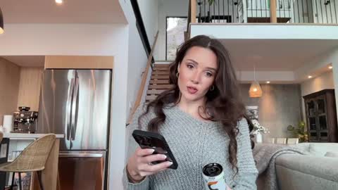 Emma Bloom online show from January 8, 8:33 pm