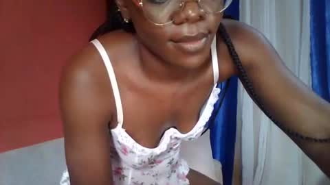 blossomcherry25 online show from April 19, 1:43 pm