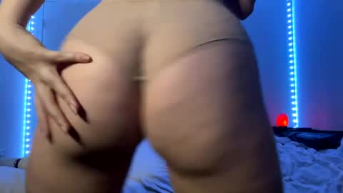 Snapshot of blowkissbunny chatting on December 2, 2:30 pm Blow Kiss Bunny online show from December 2, 2:30 pm