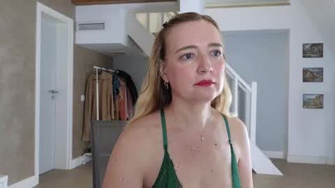 Snapshot of blue_angel_sweet chatting on September 15, 4:34 am blue_angel_sweet online show from September 15, 4:34 am