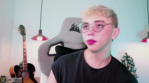 TAY   online show from December 4, 12:47 pm