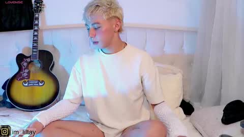 TAY   online show from February 18, 4:48 am