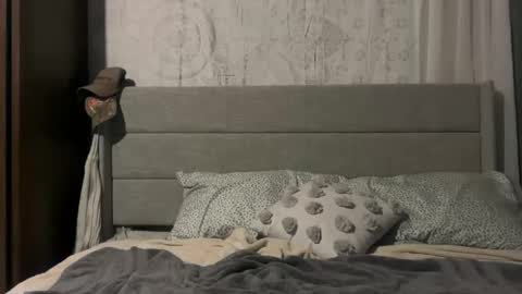 Snapshot of blue_eyed_beau chatting on November 11, 12:54 am Beau online show from November 11, 12:54 am