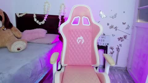 Snapshot of blue_petite chatting on January 29, 7:22 pm Linda  online show from January 29, 7:22 pm