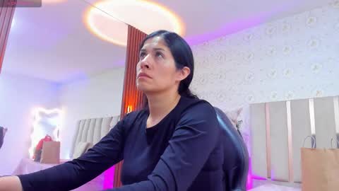 Snapshot of blue_tay1 chatting on September 10, 12:05 pm blue_tay1 online show from September 10, 12:05 pm