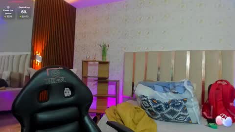 Snapshot of blue_tay1 chatting on September 19, 11:44 am blue_tay1 online show from September 19, 11:44 am