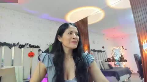 Snapshot of blue_tay1 chatting on October 16, 11:44 am blue_tay1 online show from October 16, 11:44 am