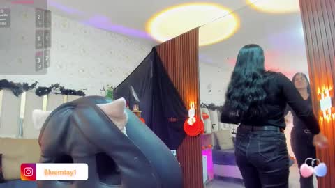 Snapshot of blue_tay1 chatting on October 17, 11:35 am blue_tay1 online show from October 17, 11:35 am