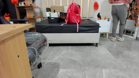 Snapshot of blue_tay1 chatting on October 28, 11:58 am blue_tay1 online show from October 28, 11:58 am