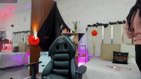 Snapshot of blue_tay1 chatting on October 30, 12:39 pm blue_tay1 online show from October 30, 12:39 pm