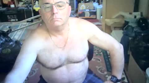 Snapshot of bluebox65 chatting on November 12, 2:50 pm bluebox65 online show from November 12, 2:50 pm