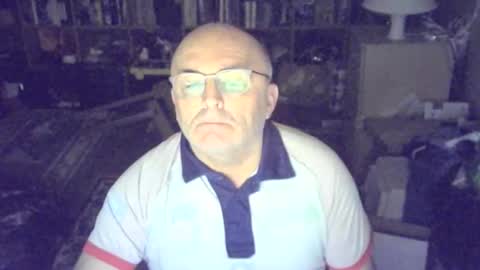 Snapshot of bluebox65 chatting on November 22, 5:34 pm bluebox65 online show from November 22, 5:34 pm