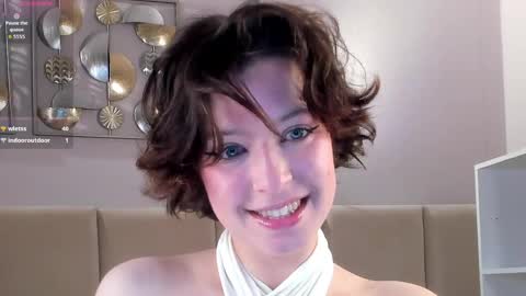 Charlotte  dont forget to thumbs up me  online show from June 6, 3:11 am