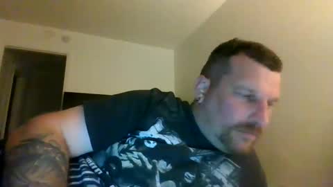 bluedemoneyes1986 online show from September 17, 2:24 am