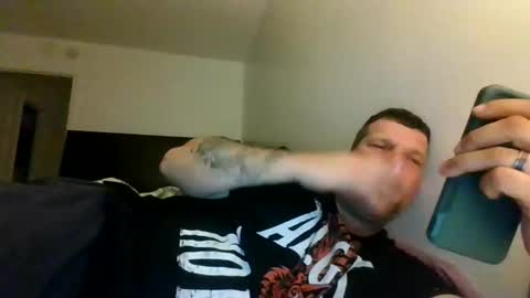 bluedemoneyes1986 online show from October 2, 3:46 am