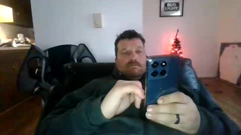 bluedemoneyes1986 online show from November 18, 9:30 pm