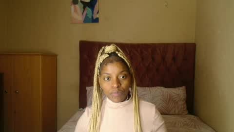 Snapshot of bluedi622952 chatting on August 2, 6:23 am Tee online show from August 2, 6:23 am