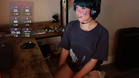 Snapshot of bluedweeb chatting on December 9, 5:07 am Blue online show from December 9, 5:07 am