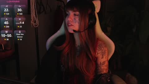 Snapshot of bluedweeb chatting on January 6, 5:52 am Blue online show from January 6, 5:52 am