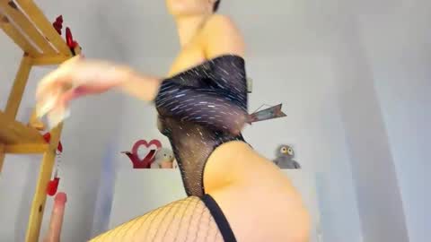 Snapshot of blueee_diamond chatting on May 6, 10:59 pm blueee_diamond online show from May 6, 10:59 pm