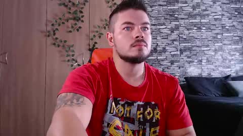 blueeyeboy0 online show from April 28, 10:31 am