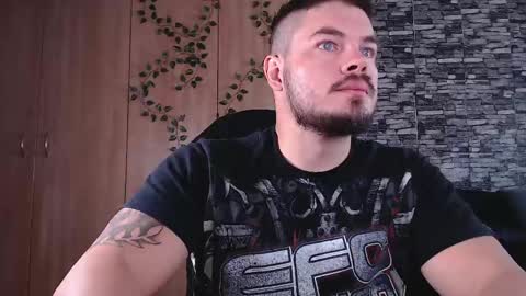 Snapshot of blueeyeboy0 chatting on May 21, 7:37 am blueeyeboy0 online show from May 21, 7:37 am
