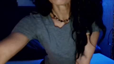 Snapshot of blueeyedlie chatting on March 12, 1:40 pm Blueeyedlie online show from March 12, 1:40 pm