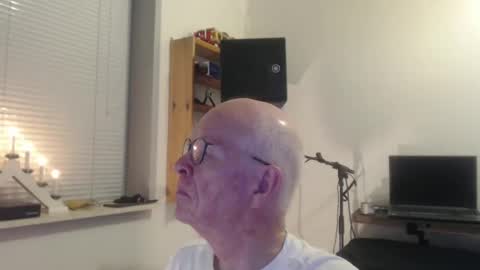 blueeyesn8 online show from December 2, 7:09 pm