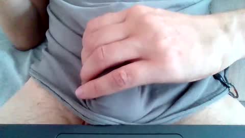 bluegum00 online show from October 25, 5:26 am