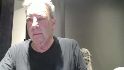 Snapshot of blueisles chatting on December 7, 9:17 am blueisles online show from December 7, 9:17 am