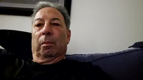 Snapshot of blueisles chatting on February 18, 3:21 am blueisles online show from February 18, 3:21 am