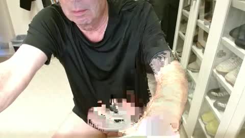 Snapshot of blueisles chatting on February 20, 2:40 am blueisles online show from February 20, 2:40 am