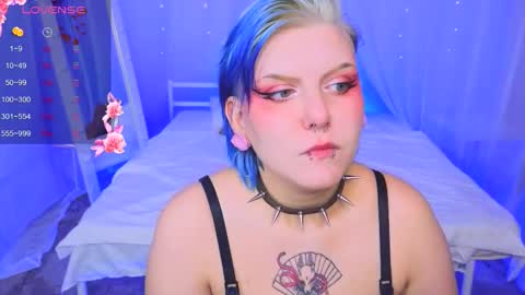 Snapshot of bluelunaray chatting on September 24, 11:02 am Hi my name is Lunaray online show from September 24, 11:02 am