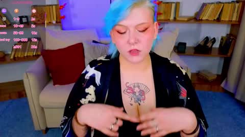 Snapshot of bluelunaray chatting on September 29, 10:53 am Hi my name is Lunaray online show from September 29, 10:53 am