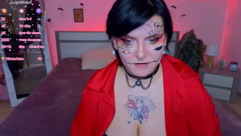 Snapshot of bluelunaray chatting on October 16, 11:11 am Hi my name is Lunaray online show from October 16, 11:11 am