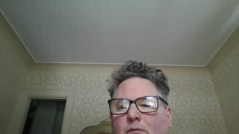 bluemoose70 online show from December 6, 4:17 pm