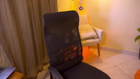 FLORAA online show from December 2, 2:01 pm