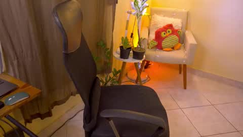 FLORAA online show from January 12, 1:05 pm