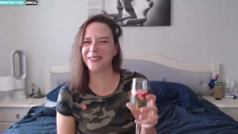 Stacey online show from April 25, 4:15 am