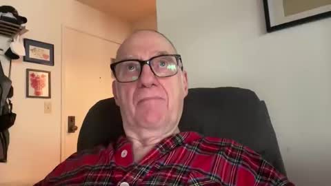 Blueyedudeseattle online show from April 19, 4:06 pm